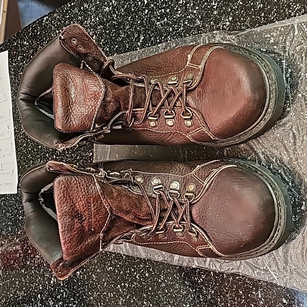 Winchester soft toe work boots size 10.5 medium.